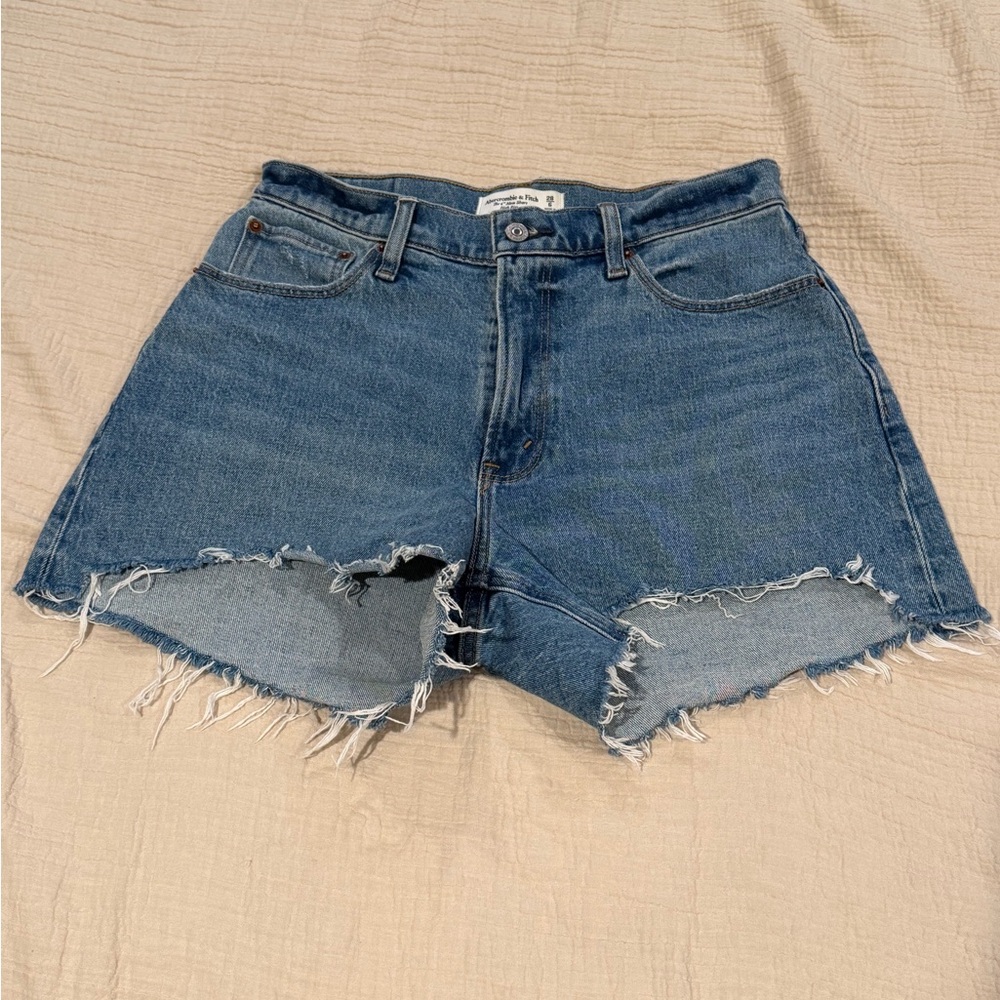 Abercrombie 4” Mom Shorts